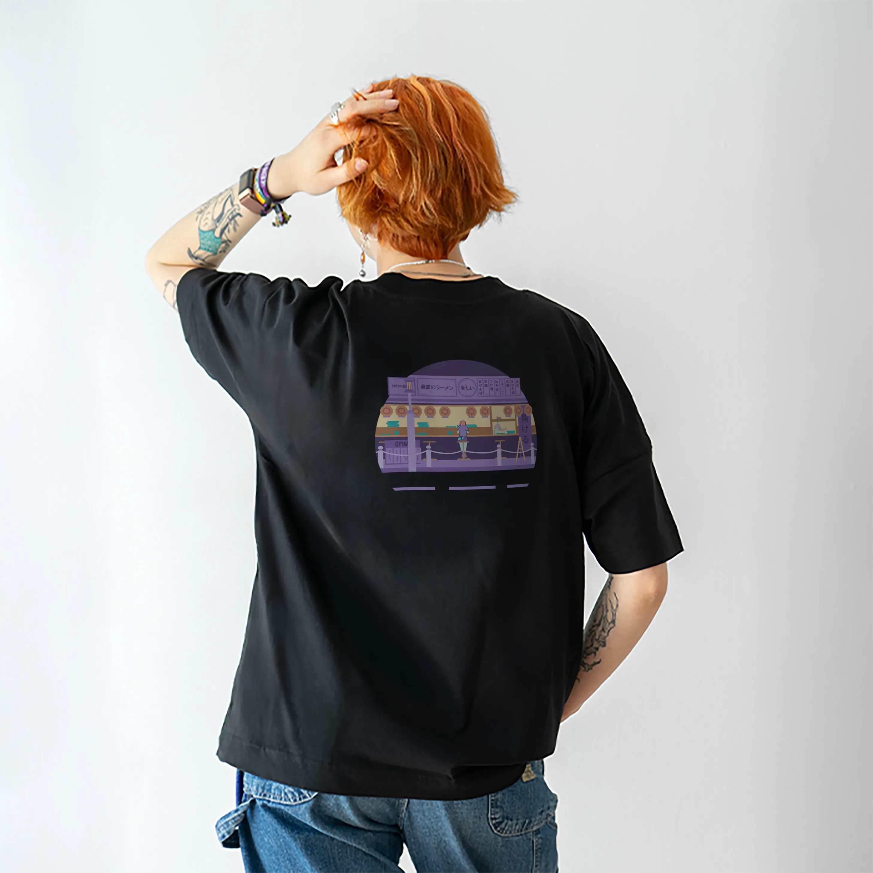 Schwarzes Unvind Oversize Shirt mit japanischen Ramen Rueckseite